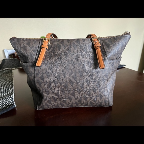 MK Tote - Picture 3 of 4